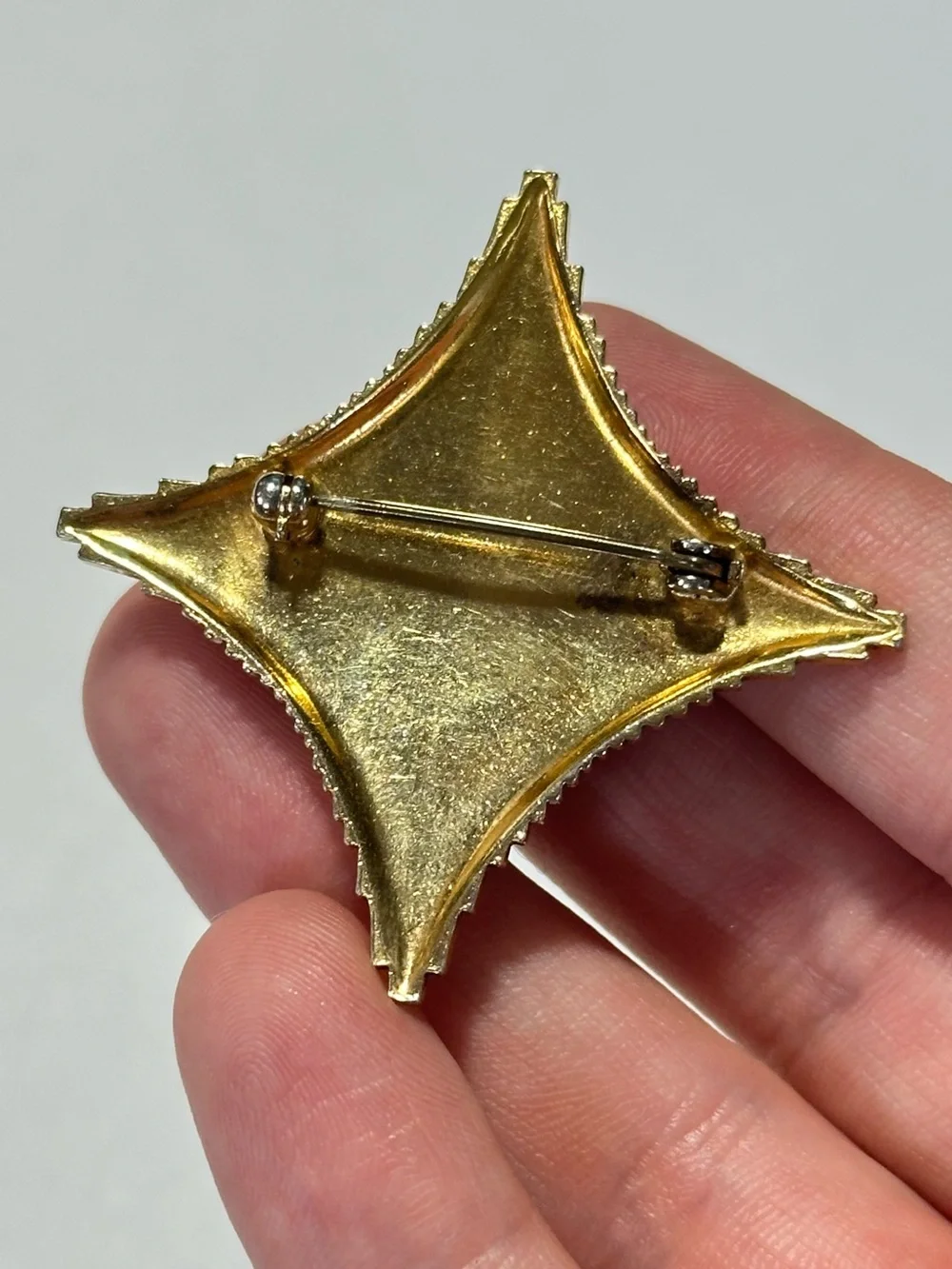 N/A elegant gold